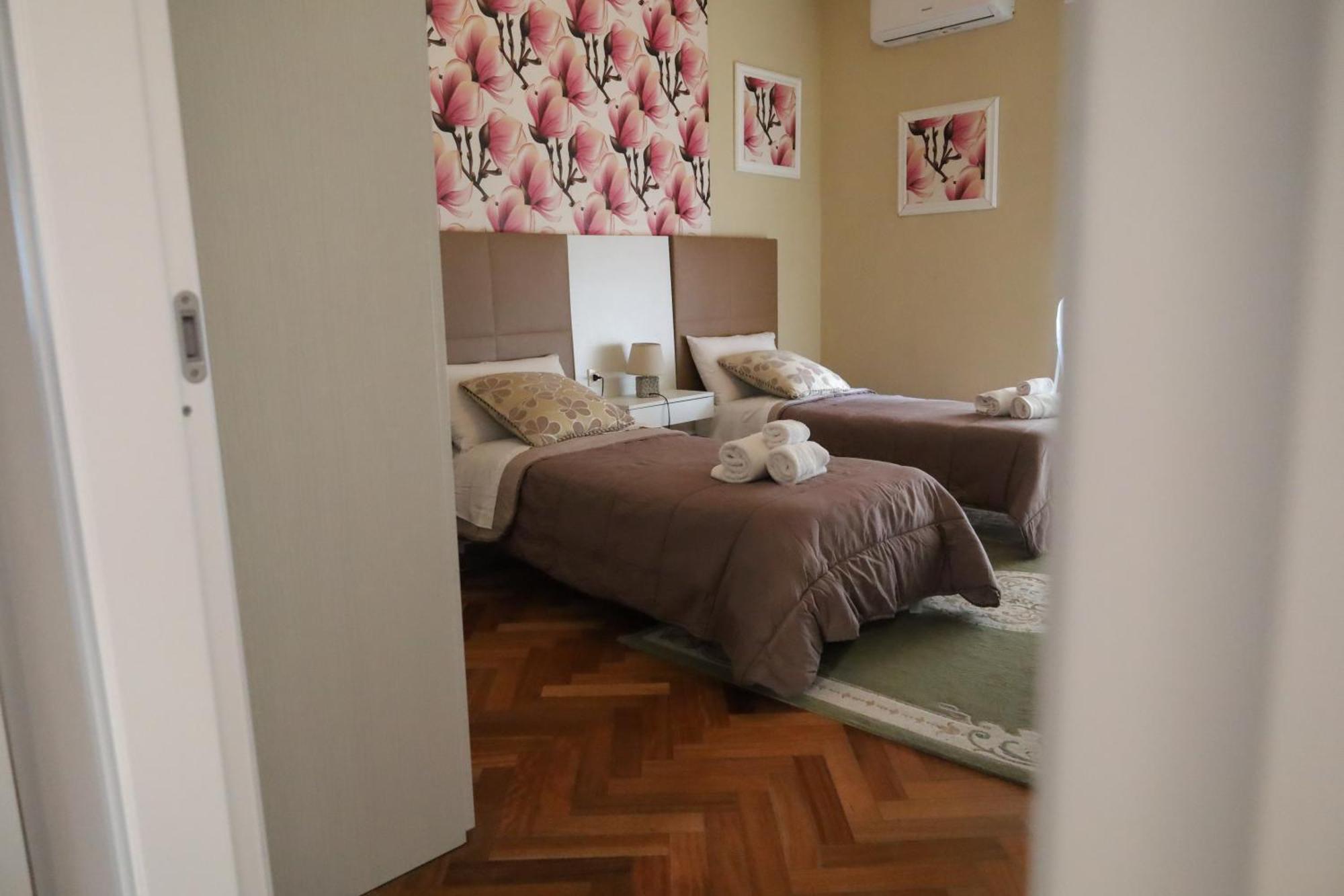 Accademia Apartment Сассарі Екстер'єр фото